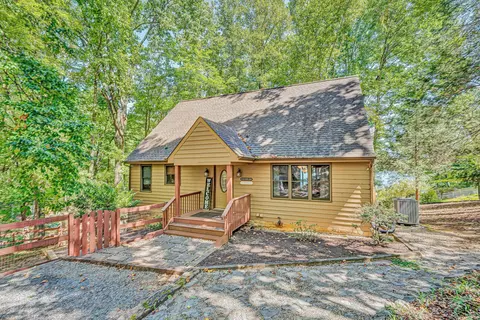 15976 Smith Mountain Lake Pkwy, Huddleston, VA 24104