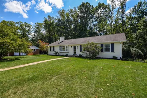5230 Sugar Loaf Dr, Roanoke, VA 24018