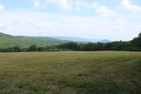 2816 Johns Creek Rd, New Castle, VA 24127