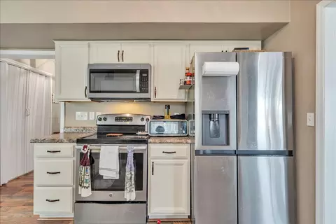 Kitchen - 100 Chimney Sweep Ct, Goodview, VA 24095 photo 9 of 11
