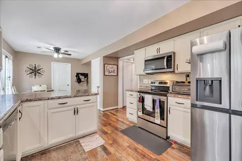 Kitchen - 100 Chimney Sweep Ct, Goodview, VA 24095 photo 10 of 11