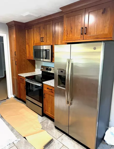 Kitchen - 7002 Brookview Dr, Roanoke, VA 24019 photo 2 of 4