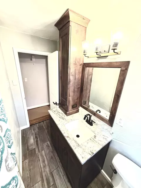 Bath - 7002 Brookview Dr, Roanoke, VA 24019 photo 2 of 3