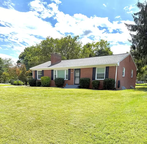 Exterior - 7002 Brookview Dr, Roanoke, VA 24019 photo 4 of 6