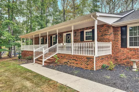 Exterior - 407 Brookledge Dr, Vinton, VA 24179 photo 3 of 22