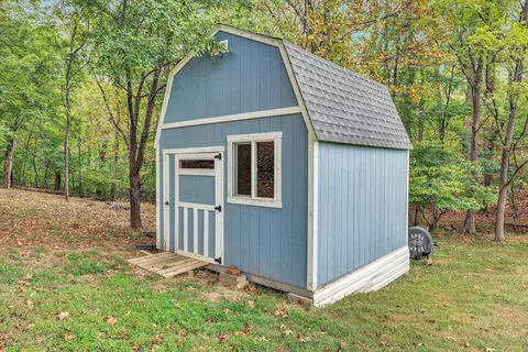 Exterior - 407 Brookledge Dr, Vinton, VA 24179 photo 18 of 22