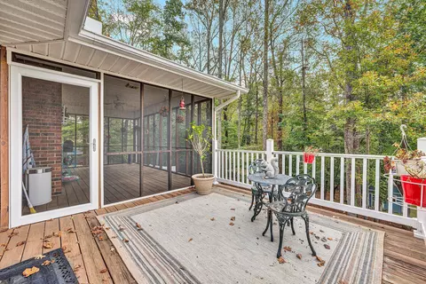 Exterior - 407 Brookledge Dr, Vinton, VA 24179 photo 7 of 22