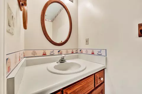 Bath - 407 Brookledge Dr, Vinton, VA 24179 photo 5 of 5