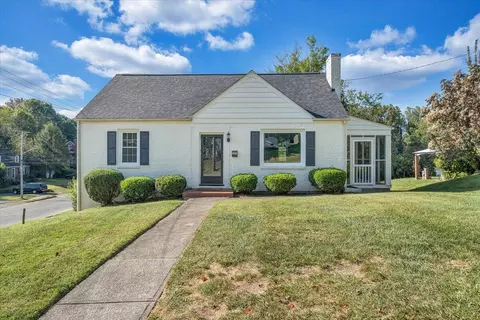 2604 Fairway Dr SW, Roanoke, VA 24015