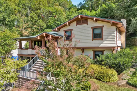 3030 Bancroft Dr SW, Roanoke, VA 24014