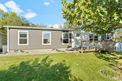 970 Ridgeway Dr, Christiansburg, VA 24073