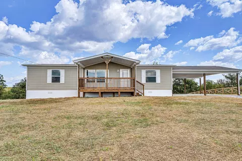 2236 Lipscomb Rd, Moneta, VA 24121