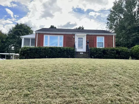 1137 Halliahurst Ave, Vinton, VA 24179