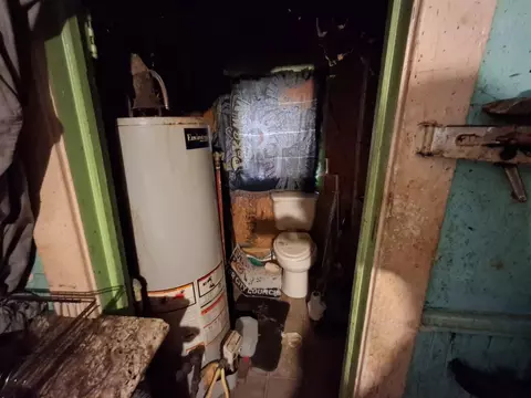 Bath - 1503 Wise Ave SE, Roanoke, VA 24013 photo 1 of 2