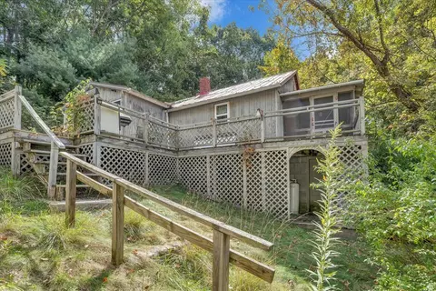 110 Mountain View Rd, Hot Springs, VA 24445