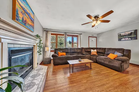 Living - 1925 Edgerton Ave SE, Roanoke, VA 24014 photo 2 of 2
