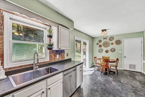 Kitchen - 1925 Edgerton Ave SE, Roanoke, VA 24014 photo 3 of 3
