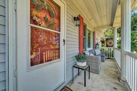 Exterior - 1925 Edgerton Ave SE, Roanoke, VA 24014 photo 3 of 13