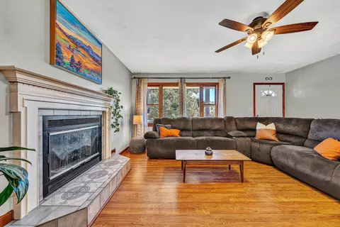 Living - 1925 Edgerton Ave SE, Roanoke, VA 24014 photo 1 of 2