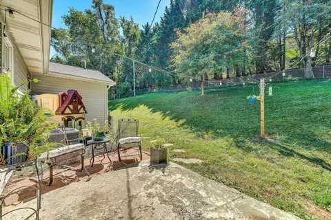 Exterior - 1925 Edgerton Ave SE, Roanoke, VA 24014 photo 6 of 13