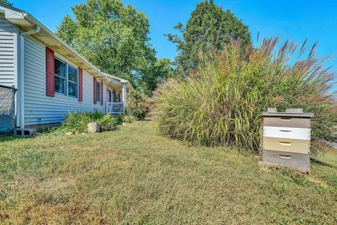 Exterior - 1925 Edgerton Ave SE, Roanoke, VA 24014 photo 12 of 13