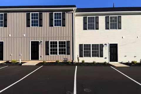 413 N Washington Ave, Pulaski, VA 24301