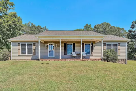 1082 Anna Ln, Moneta, VA 24121