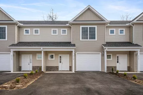 6137 Warren Newcomb Dr, Radford, VA 24141