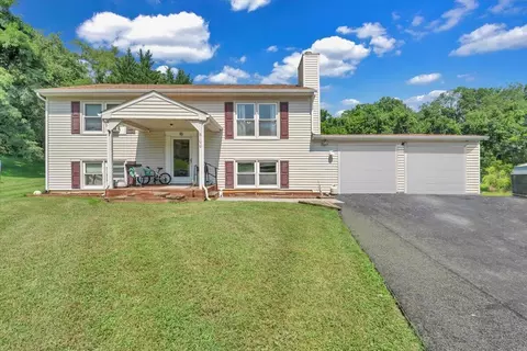 8199 Ashton Ln, Roanoke, VA 24019