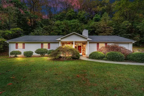 4144 Daugherty Rd, Salem, VA 24153