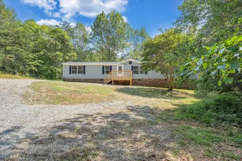 341 Leland Ln, Rocky Mount, VA 24151