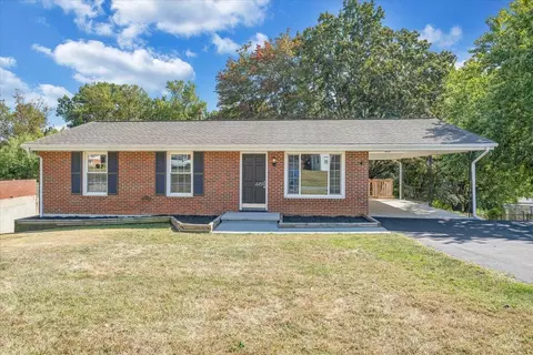 449 Missimer Ln, Vinton, VA 24179