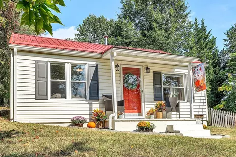718 Goodwin Ave, Salem, VA 24153