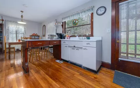 Kitchen - 8122 Rich Patch Rd, Covington, VA 24426 photo 2 of 3
