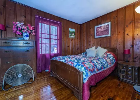 Bedroom - 8122 Rich Patch Rd, Covington, VA 24426 photo 1 of 3