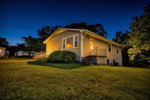 175 Sycamore St, Rocky Mount, VA 24151