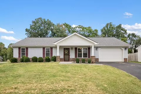 1109 Stoutamire Dr, Salem, VA 24153