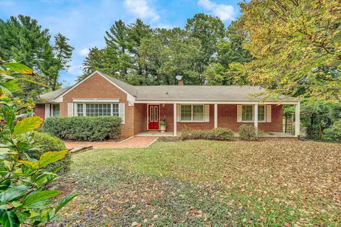 2644 Willowlawn St, Roanoke, VA 24018