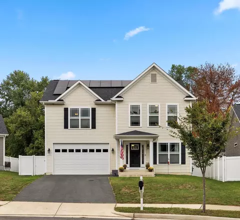 105 Ridgeway St, Fredericksburg, VA 22401
