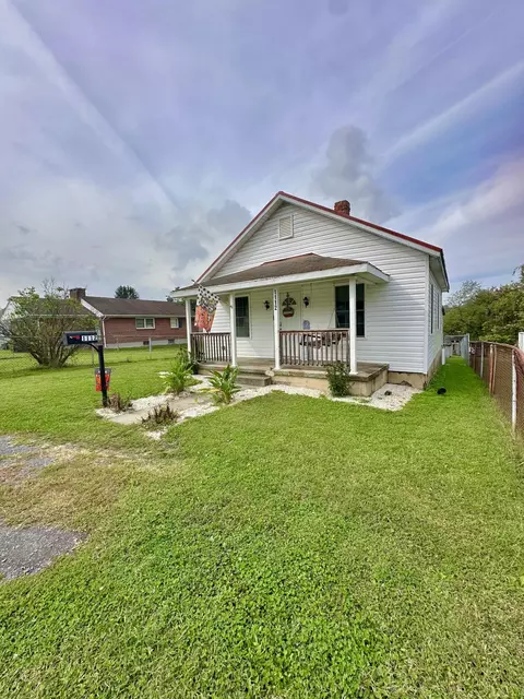 1112 N Rockbridge Ave, Covington, VA 24426