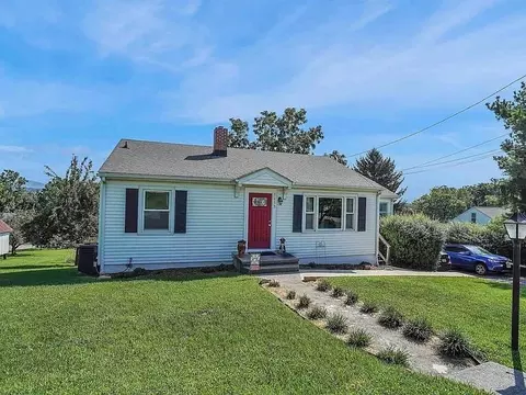 1113 Mountain Ave, Salem, VA 24153