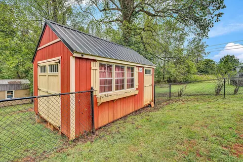 Exterior - 1057 Eaffa Ln, Vinton, VA 24179 photo 6 of 12