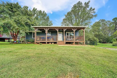 1057 Eaffa Ln, Vinton, VA 24179