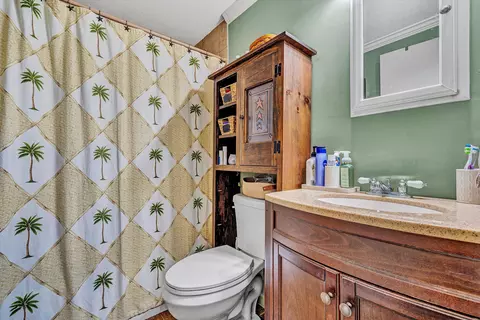 Bath - 1057 Eaffa Ln, Vinton, VA 24179 photo 1 of 1