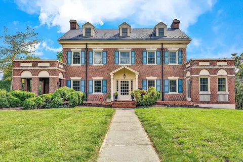 1930 Grandin Rd SW, Roanoke, VA 24015