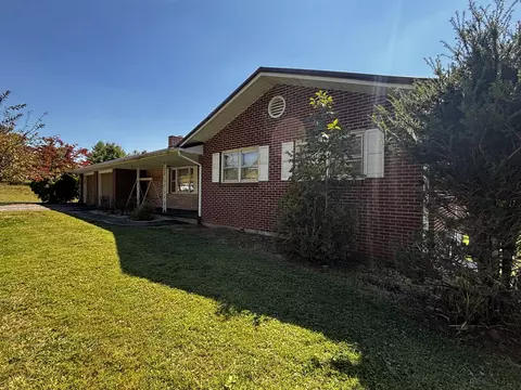 375 Barberry Rd SE, Floyd, VA 24091