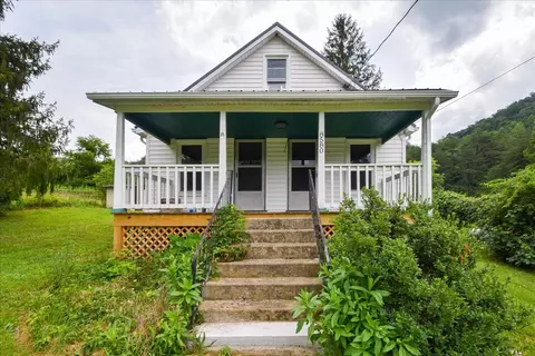 8580 Blacksburg Rd, Catawba, VA 24070