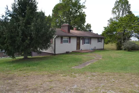 1815 Scuffling Hill Rd, Rocky Mount, VA 24151