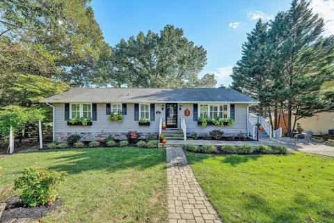 151 Twin Oaks Rd, Wirtz, VA 24184