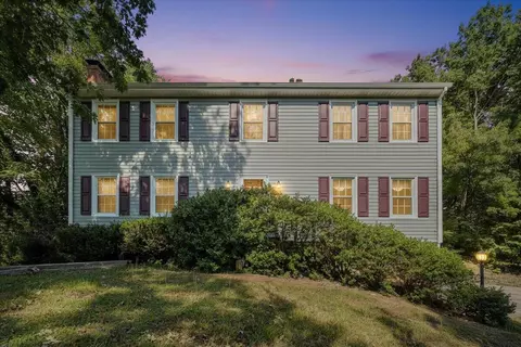 5651 N Lake Dr, Roanoke, VA 24019